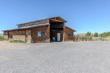 Eastern Oregon Springston Homestead Located Outside of Burns - image 28
