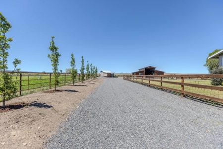 Eastern Oregon Springston Homestead Located Outside of Burns - image 24