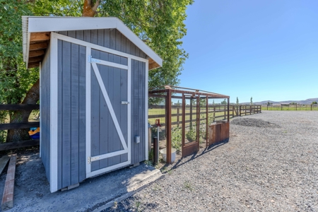 Eastern Oregon Springston Homestead Located Outside of Burns - image 37