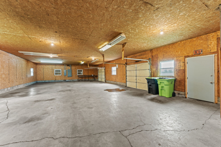 Commercial investment and owner-user opportunity - image 14
