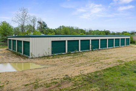 Commercial investment and owner-user opportunity - image 9