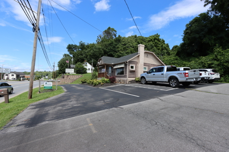 Commercial Building for Sale in Abingdon, VA! - image 11