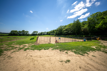 Country Home & Premier Equine Facility | Easton, Missouri - image 49