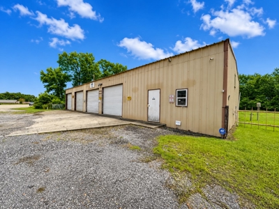 Commercial Shop with Highway Frontage and 3.8 Acres - image 26