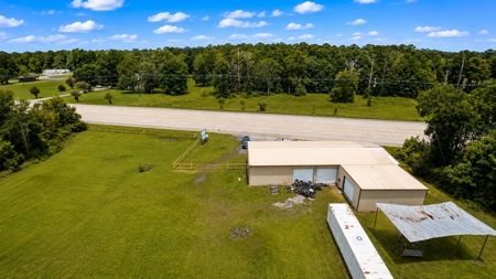 Commercial Shop with Highway Frontage and 3.8 Acres - image 4