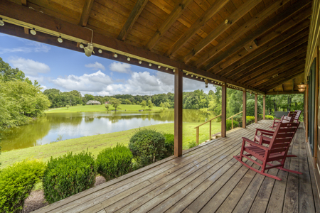 Premier TN Estate w/ Log Home, Stocked Lake, Barn, & Guest House - image 6