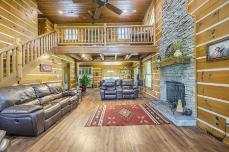 Premier TN Estate w/ Log Home, Stocked Lake, Barn, & Guest House - image 7