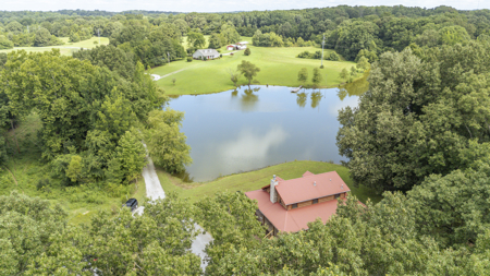 Premier TN Estate w/ Log Home, Stocked Lake, Barn, & Guest House - image 23