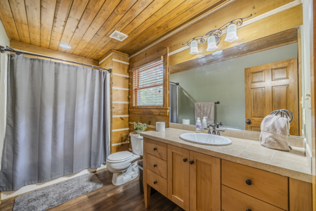 Premier TN Estate w/ Log Home, Stocked Lake, Barn, & Guest House - image 19
