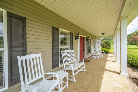 Premier TN Estate w/ Log Home, Stocked Lake, Barn, & Guest House - image 27