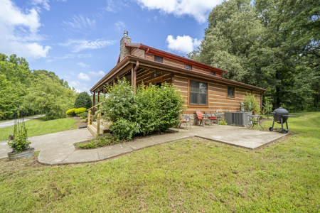 Premier TN Estate w/ Log Home, Stocked Lake, Barn, & Guest House - image 20