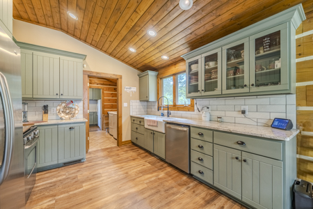 Premier TN Estate w/ Log Home, Stocked Lake, Barn, & Guest House - image 9