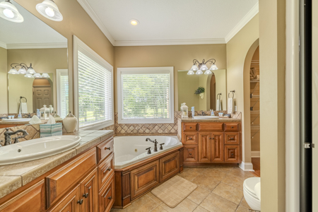 Premier TN Estate w/ Log Home, Stocked Lake, Barn, & Guest House - image 34