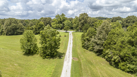 Premier TN Estate w/ Log Home, Stocked Lake, Barn, & Guest House - image 43
