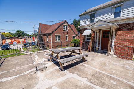 Indiana University Campus-Area Investment | 326 S Eagleson - image 7