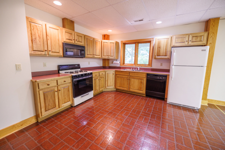 Expansive Bloomington Home on 5.93 Acres | 2557 S Smith Road - image 44