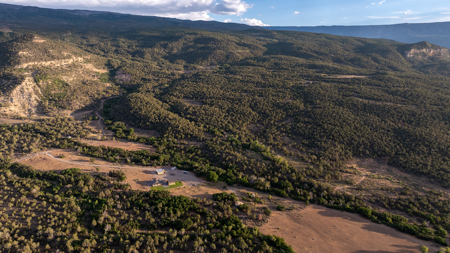882± Acre Off-Grid Mountain, Hunting & Cattle Ranch Near Collbran - image 1