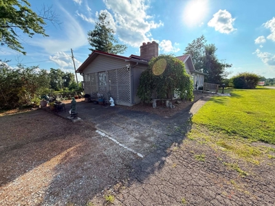 Online Only Absolute Auction 2 Homes & Personal Property - image 4