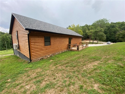 Country Home on 11.64 Ac Bordering Buffalo Natl River For Sale - image 37
