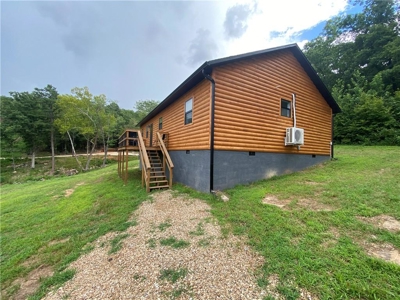 Country Home on 11.64 Ac Bordering Buffalo Natl River For Sale - image 39
