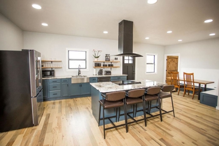 Country Home on 11.64 Ac Bordering Buffalo Natl River For Sale - image 2
