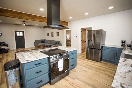 Country Home on 11.64 Ac Bordering Buffalo Natl River For Sale - image 10