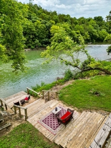 Waterfront Cabin For Sale in Northern Arkansas on Spring River - image 12