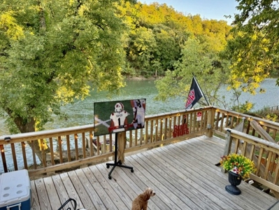 Waterfront Cabin For Sale in Northern Arkansas on Spring River - image 4