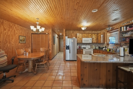 Turnkey South Texas Cattle & Hunting Ranch with Executive Home - image 21