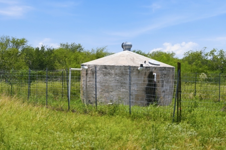 Turnkey South Texas Cattle & Hunting Ranch with Executive Home - image 24