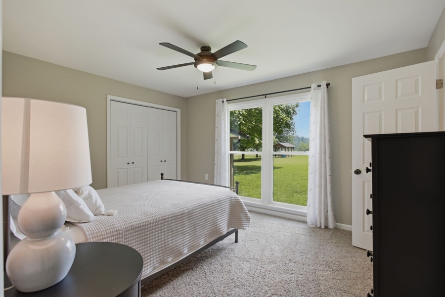 No Caption
