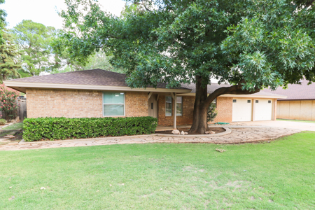 Gorgeous NEW LISTING 3-2-2 Desirable location in LIttlefield! - image 4