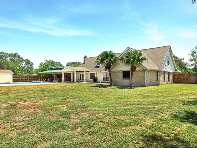 Calallen ISD Acreage Home with Pool & Guest Quarters - image 27