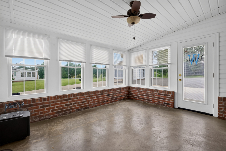 No Caption
