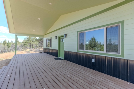 Eastern Oregon Lone Pine Cabin - image 2