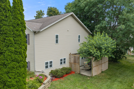 4 Bedrooms | 3 Bathrooms beautifully maintained ranch - image 16