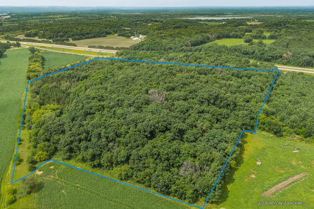 36 +/- Acres of Peaceful Living in Portage WI - image 5