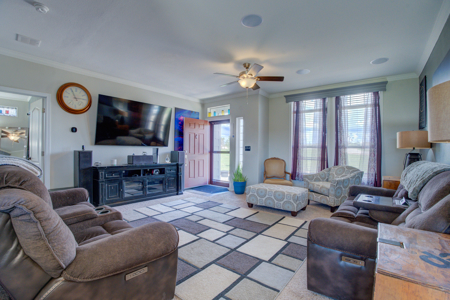 Custom Home on 3 Acres with RV Hookup - image 12