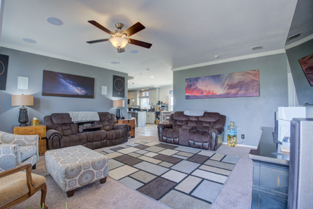Custom Home on 3 Acres with RV Hookup - image 11