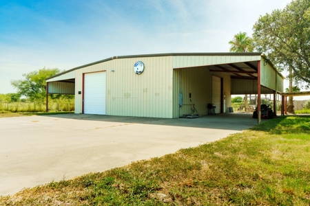 2.28-Acre South TX Home with Pool & 2,000 Sq. Ft. Shop For Sale - image 16