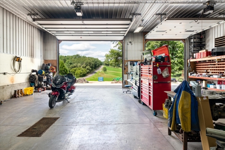 Amazing Country Home - Garage, Workshop, Apartment, on 2.29 Acres - image 15