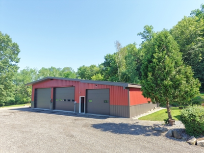 Amazing Country Home - Garage, Workshop, Apartment, on 2.29 Acres - image 35