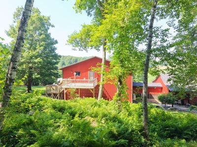 Amazing Country Home - Garage, Workshop, Apartment, on 2.29 Acres - image 27