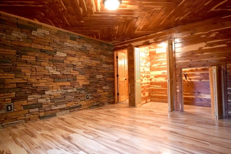 White River Luxury Lodge Estate | Acreage With World Class Views - image 32