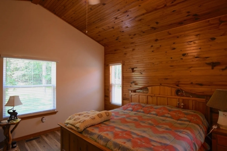 White River Luxury Lodge Estate | Acreage With World Class Views - image 40