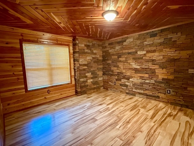 White River Luxury Lodge Estate | Acreage With World Class Views - image 38