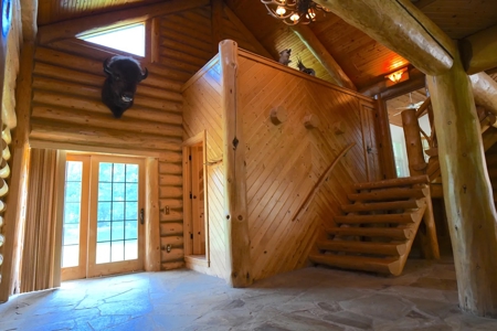White River Luxury Lodge Estate | Acreage With World Class Views - image 24