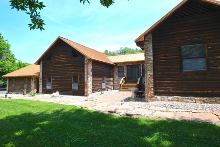 White River Luxury Lodge Estate | Acreage With World Class Views - image 7