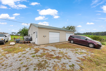 TN Country Home on 2.5 Acres with a turnkey mini farm - image 17