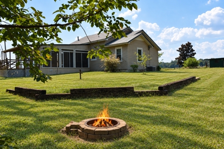 TN Country Home on 2.5 Acres with a turnkey mini farm - image 34